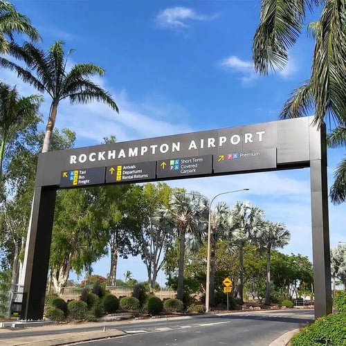 rockhampton-airport-entrance-gantry-signage rockhampton-airport-entrance-gantry-signage
